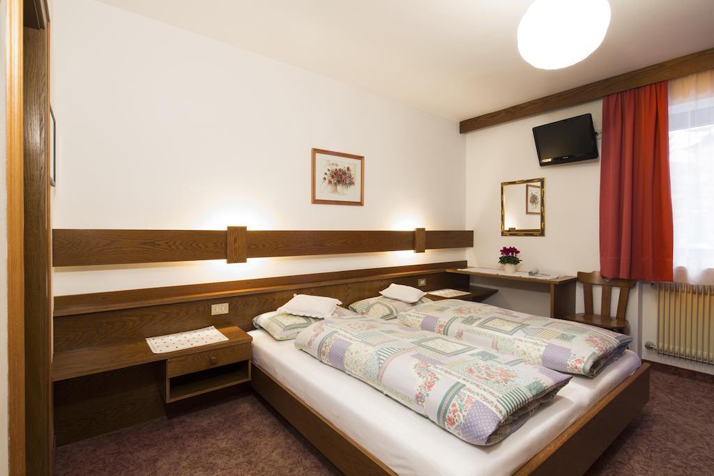 Ciasa Iris Hotell Colfosco Rom bilde