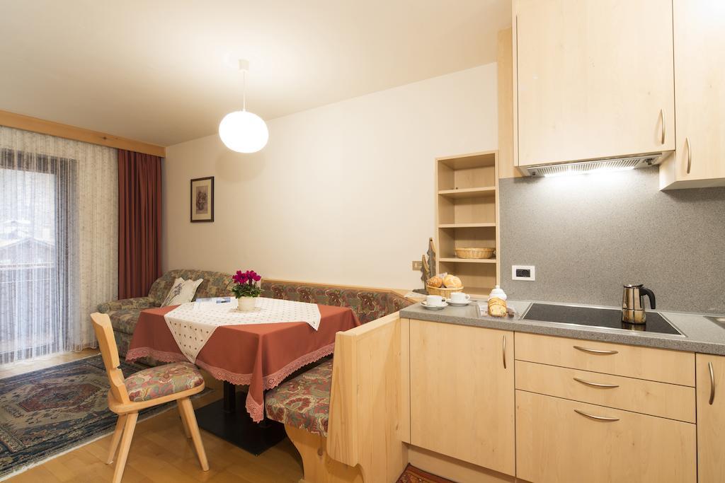 Ciasa Iris Hotell Colfosco Rom bilde